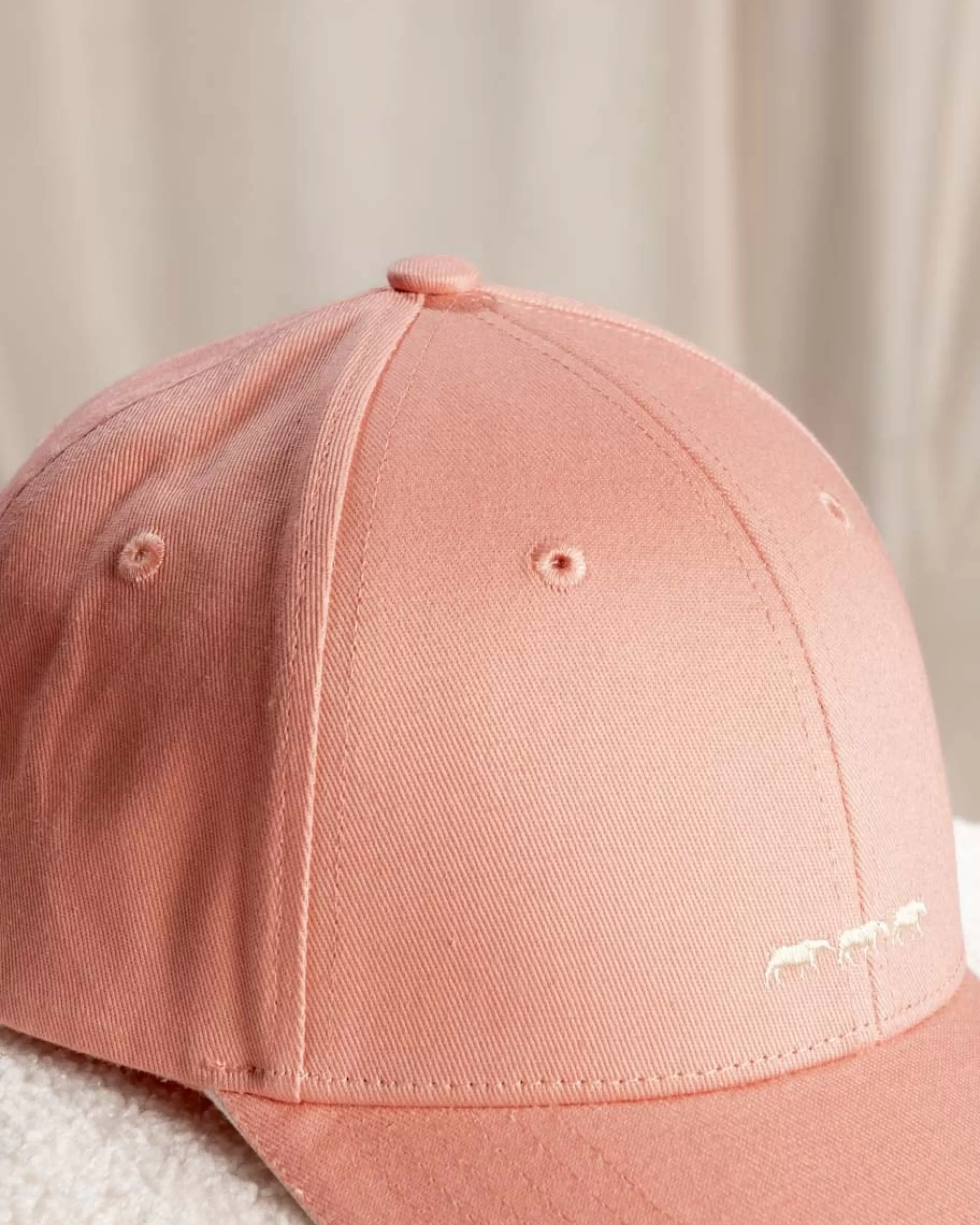 casquette_unie_peche_4-1.webp Shop Casquette unie Femme Accessoires